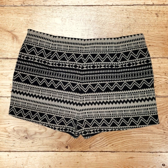 Forever 21 Aztec Tribal High Waist Short Shorts Size Medium - Picture 2 of 5